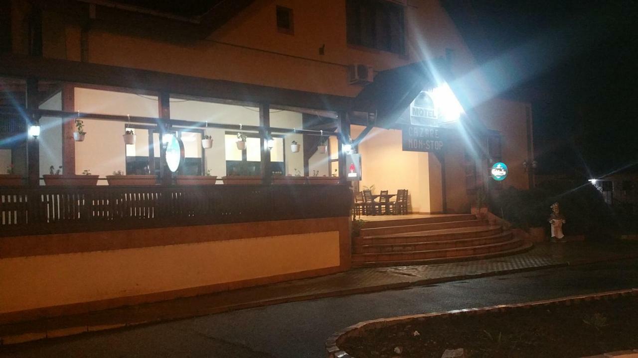 Motel Restaurant Lowe Deva Exterior photo